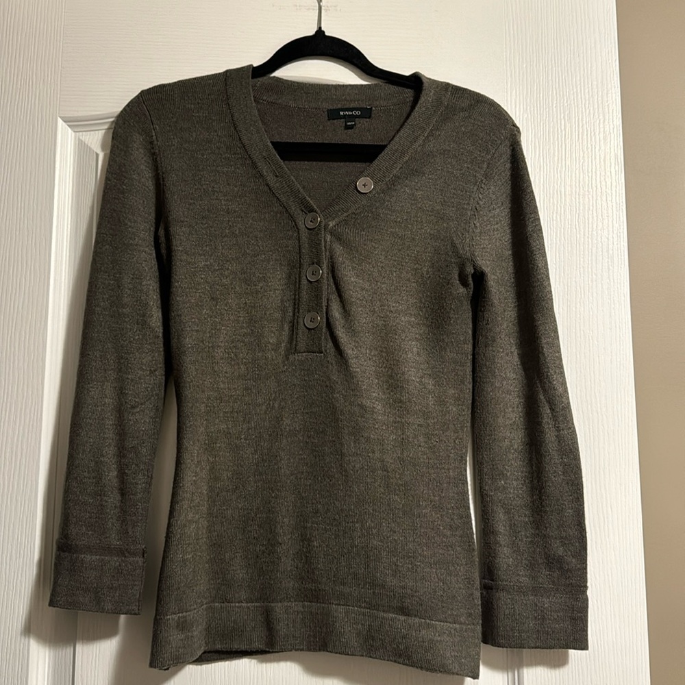 RW&CO. Women’s sweater, size XS